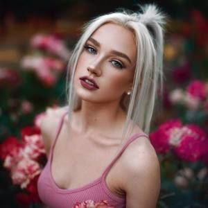 Meet your Posher, April